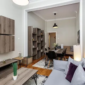 C.4 Red Rose #colony_central_apartment Διαμέρισμα Θεσσαλονίκη